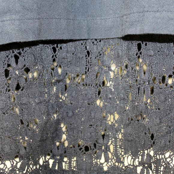 Elegant Black Lace Midi Dress - Picture 5 of 12